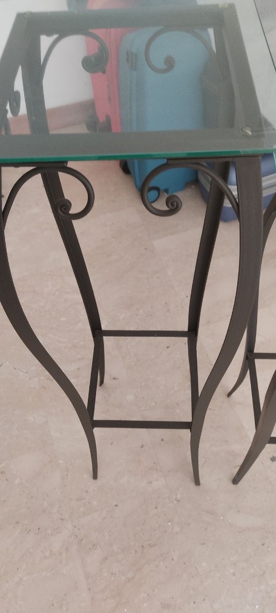 Due alzatine in ferro e vetro