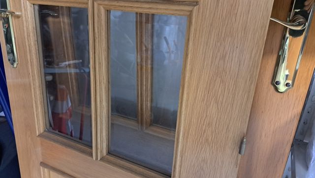 2 Puertas de madera con cristal