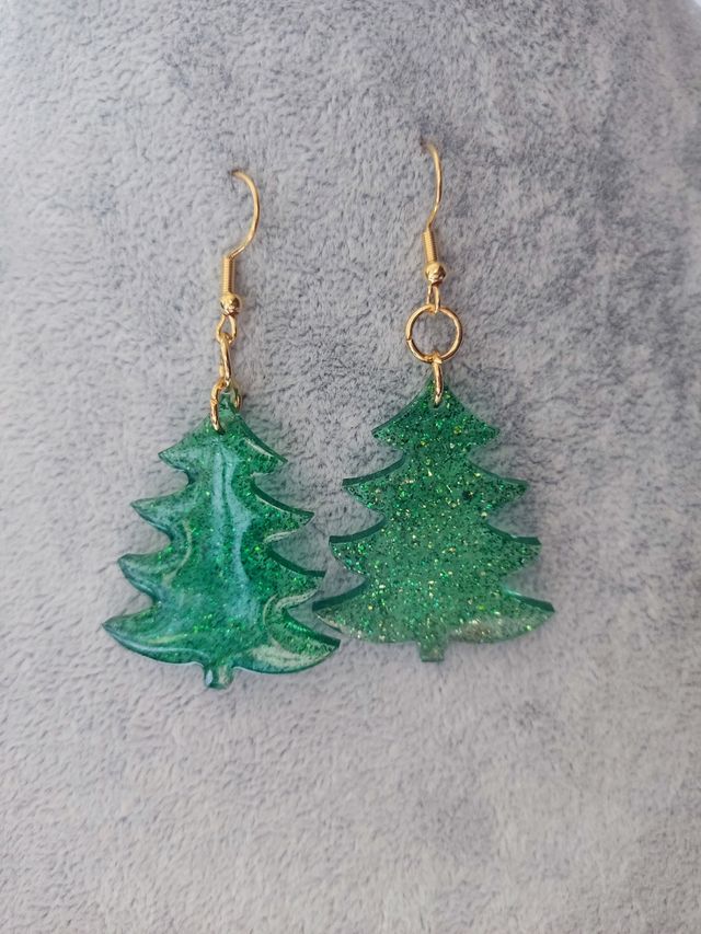 Pendientes árbol resina
