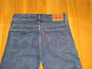 Pantalón vaquero Levi's 711 Skinny