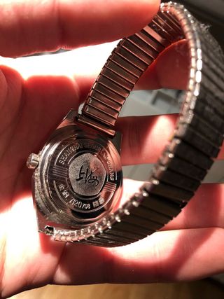 reloj asiático