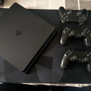 Playstation 4 Slim 1 Tb 3 mandos y 2 juegos