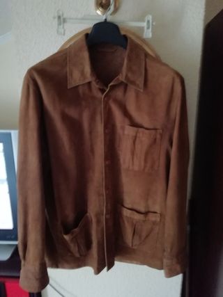 Sobrecamisa o chaqueta casual de ante