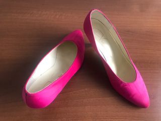 Zapatos de fiesta de raso.