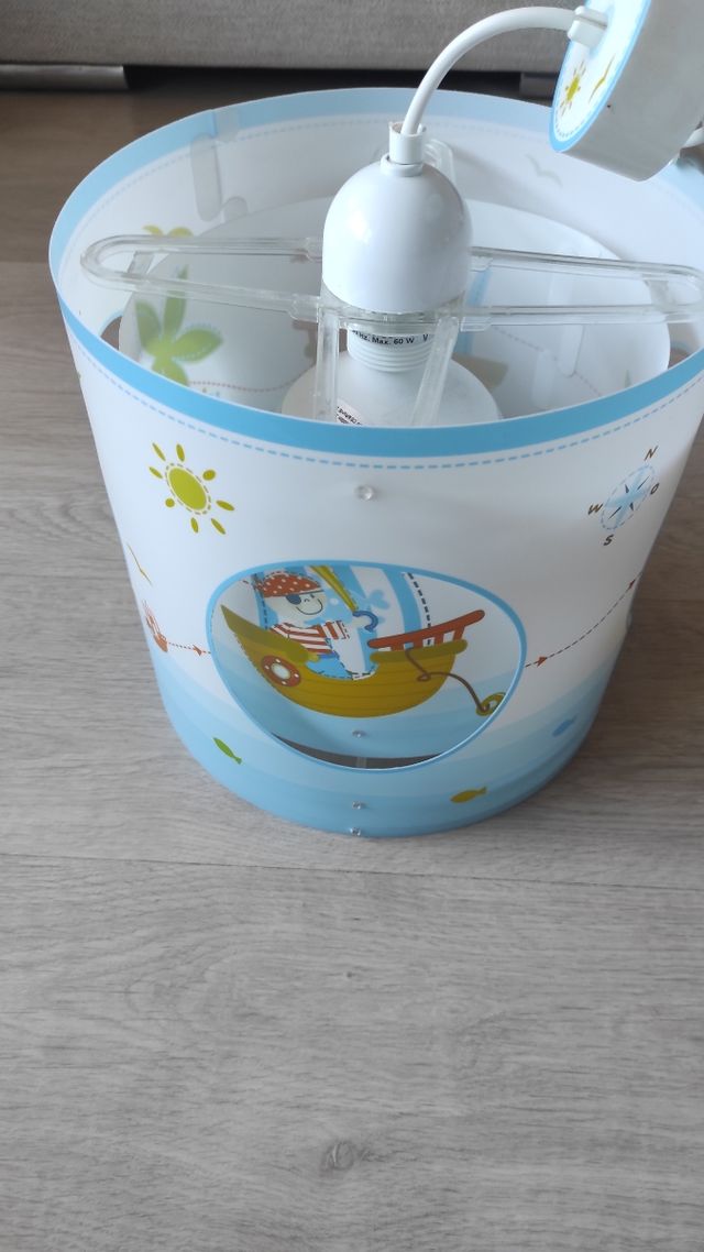Lámpara infantil giratoria pirata