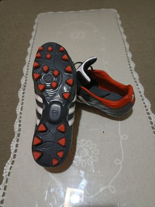 Botas de fútbol adidas