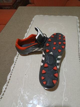 Botas de fútbol adidas
