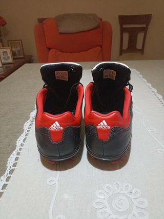 Botas de fútbol adidas