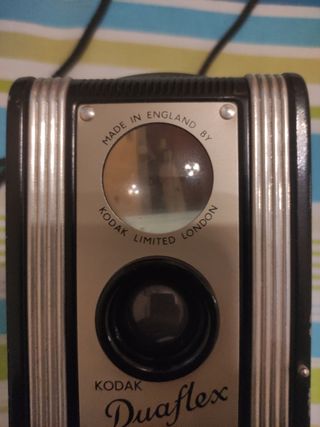 DIFÍCIL Y ANTIGUA CÁMARA KODAK DUAFLEX.