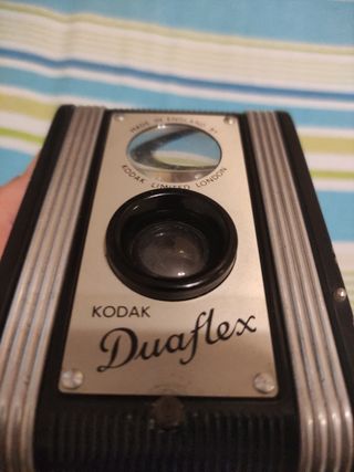 DIFÍCIL Y ANTIGUA CÁMARA KODAK DUAFLEX.