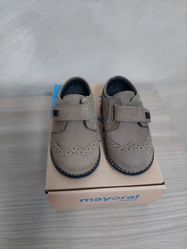 Scarpe bambino. Mayoral