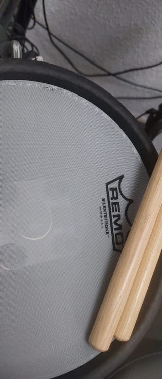 Batería electrónica Alesis Nitro mejorada + extras