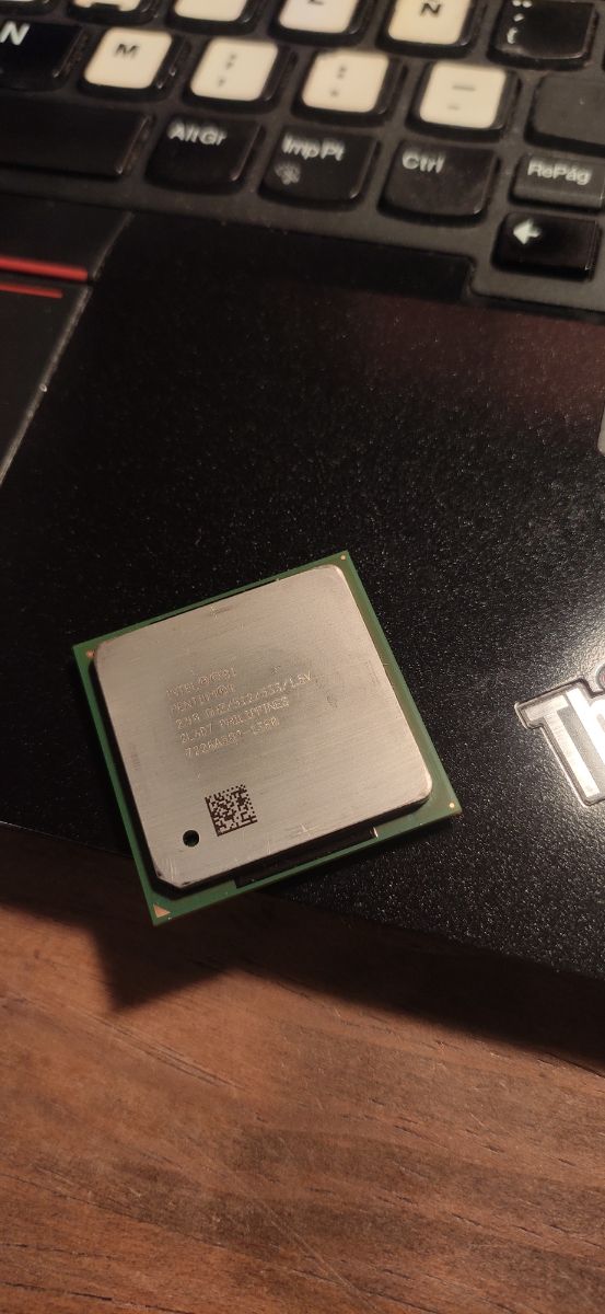 Procesador Intel Pentium 4 / 2.4GHZ