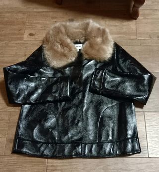 Cazadora efecto Cuero Cuello de Pelo Berenice 