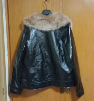 Cazadora efecto Cuero Cuello de Pelo Berenice 