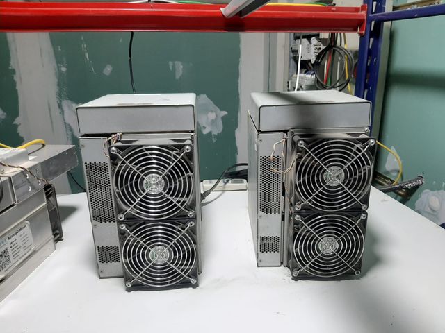 2 Mineros de Bitcoin y  2 de Decred