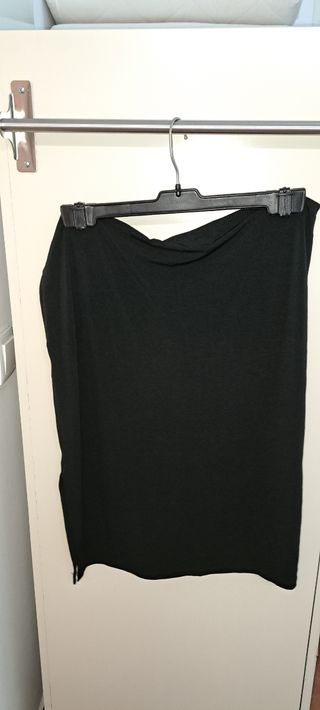 Falda negra M muchacha
