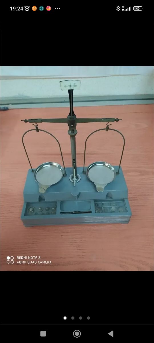 Bascula antigua  preciosa