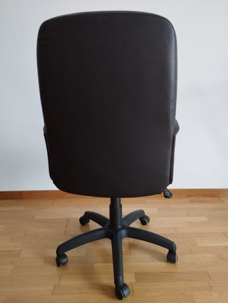 Silla de escritorio con ruedas