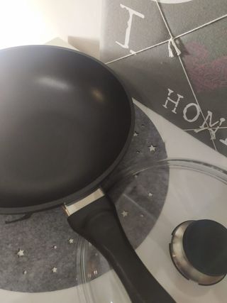 Sartén semiwok 28 cms con tapa de cristal especial