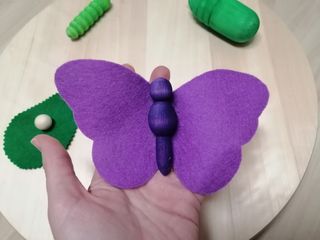Ciclo vida mariposa madera y fieltro. Montessori