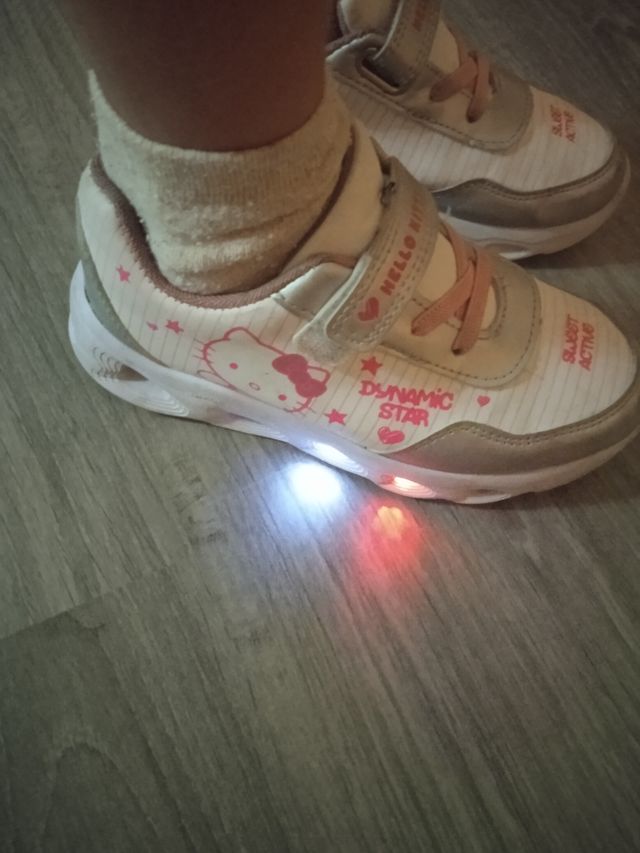 Zapatillas con luces Hello Kitty