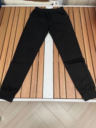 Chándal negro + camiseta