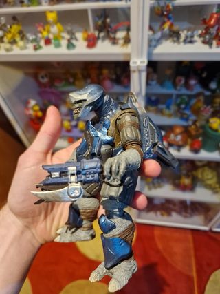 Figura brute jump pack mcfarlane halo 3