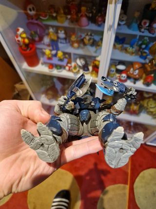 Figura brute jump pack mcfarlane halo 3