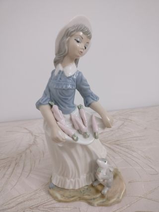 FIGURA PORCELANA