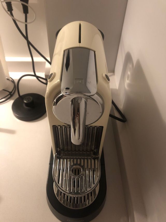 máquina café Delonghi