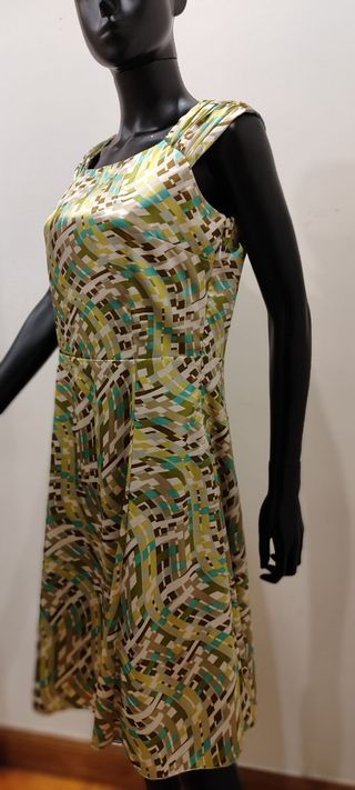 Vestido estampado raso talla L.