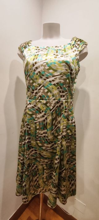 Vestido estampado raso talla L.