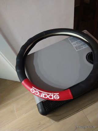 Cubre volante deportivo para coches