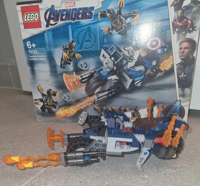 Lego Capitán América: Ataque de los Outriders