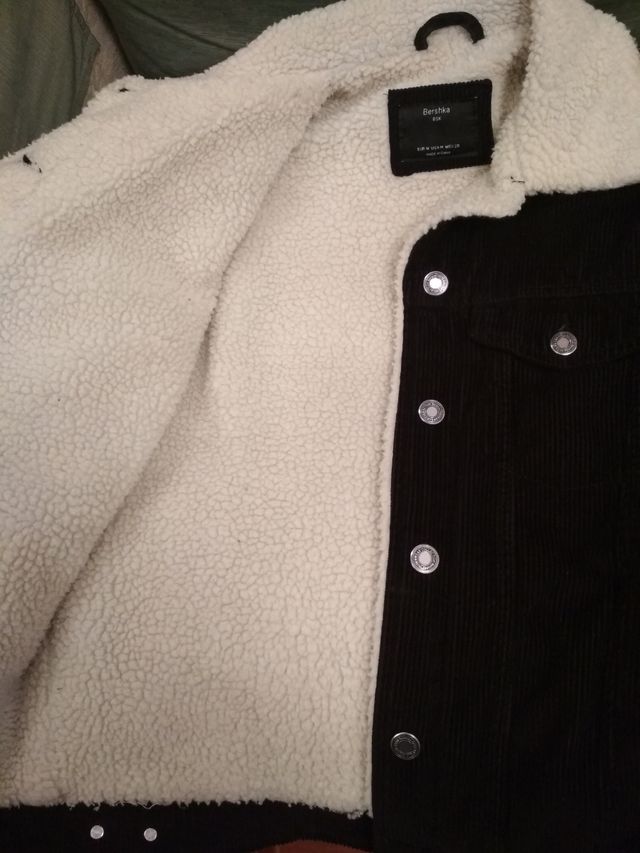 Cazadora de pana negra