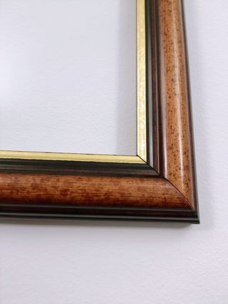 Marco de madera y dorado