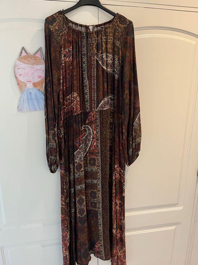 Precioso vestido vaporoso manga larga