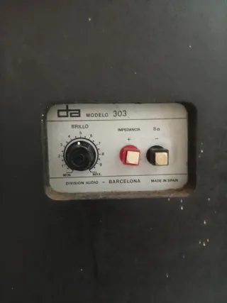 Altavoces antiguos ancho 27 alto 43 y fondo 26