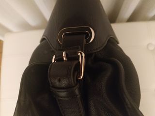 Bolso piel marrón de Uterqüe