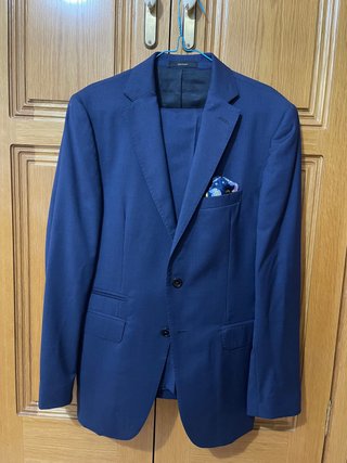Traje hombre con camisa y corbata