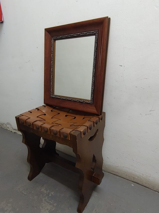 Espejo y banqueta trenzada de haya 