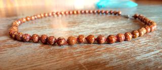 Collana da donna con pietre 