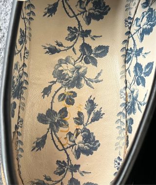 MOCASÍN DE PIEL CON HORSEBIT Y SUELA DENTADA