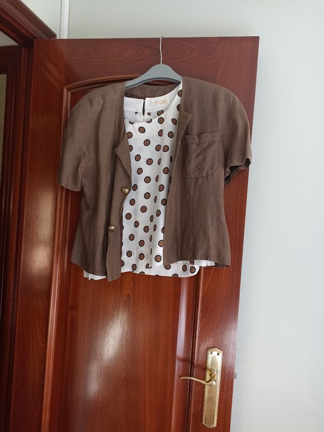 Precioso traje de chaqueta de lino