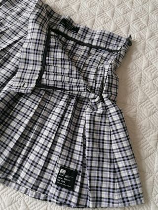 Falda corta cuadros Zara 