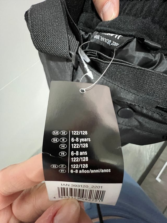 Pantalón de nieve infantil. Nuevo. T: 122-128