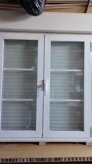 finestre in alluminio bianco con doppi vetri