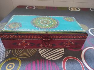 Caja madera ornamental