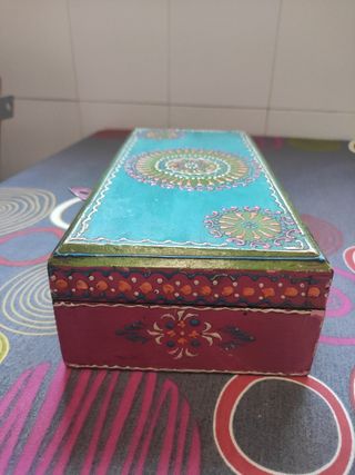 Caja madera ornamental